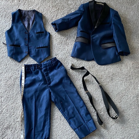 Kids Size 4 Suit Blue - Picture 1 of 6